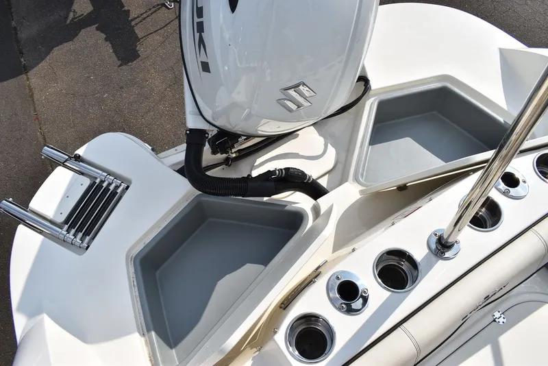 Slide: The Image of Stingray 201DC 2024 - 24