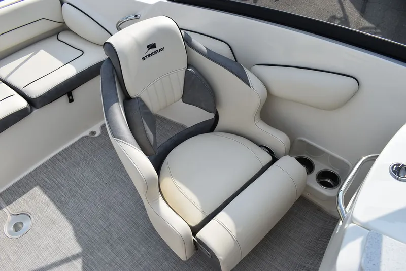 Slide: The Image of Stingray 201DC 2024 - 28