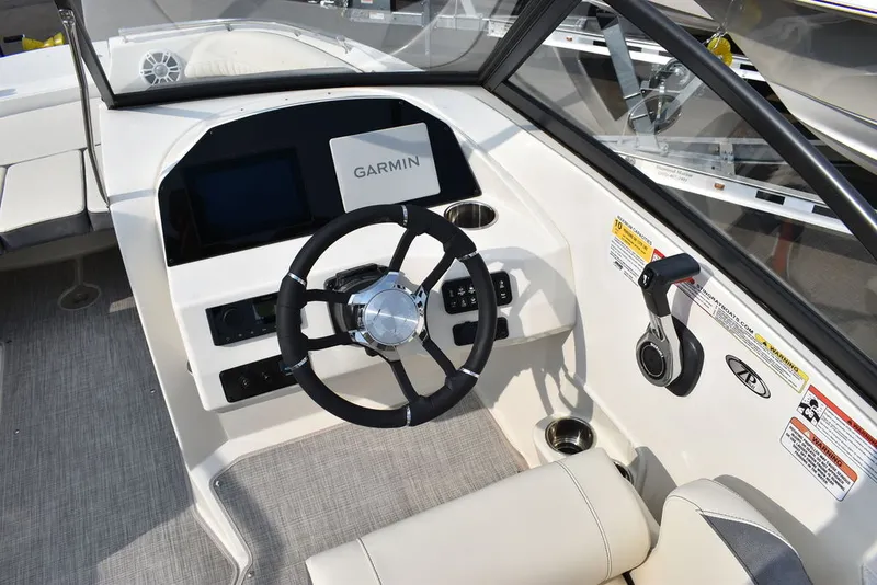 Slide: The Image of Stingray 201DC 2024 - 32