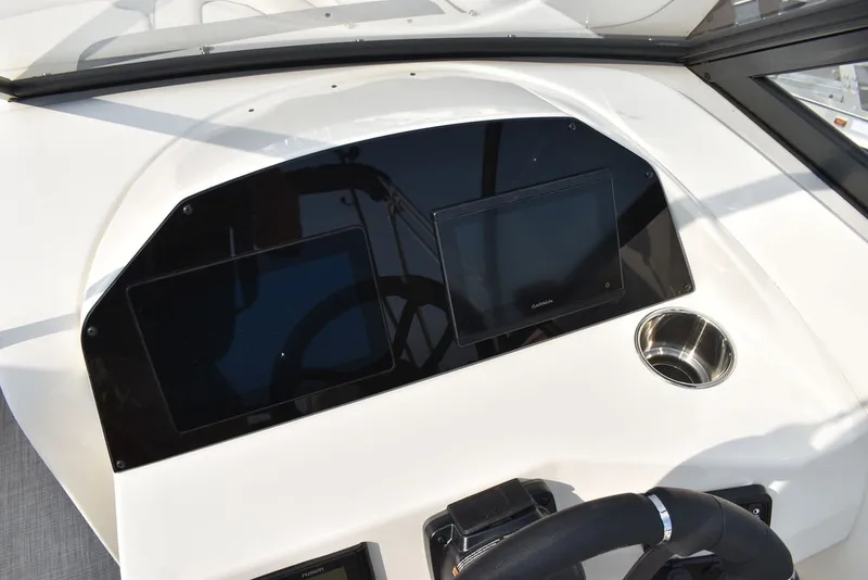 Slide: The Image of Stingray 201DC 2024 - 37