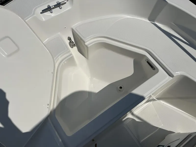 Slide: The Image of Boston Whaler 150 Montauk 2025 - 16