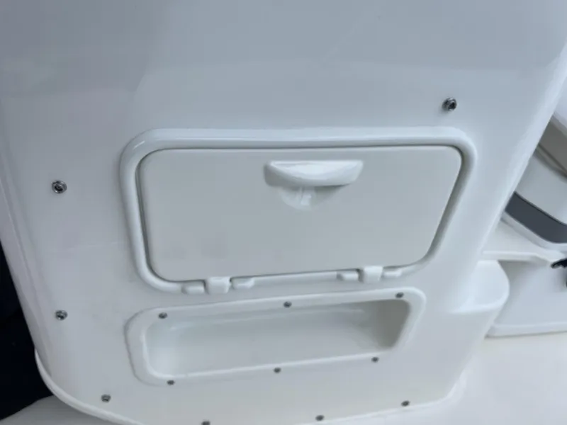 Slide: The Image of Boston Whaler 150 Montauk 2025 - 18