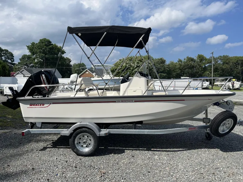 Slide: The Image of Boston Whaler 150 Montauk 2025 - 21