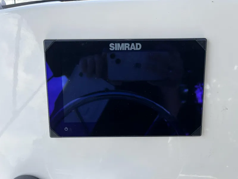 Slide: The Image of Boston Whaler 150 Montauk 2025 - 5