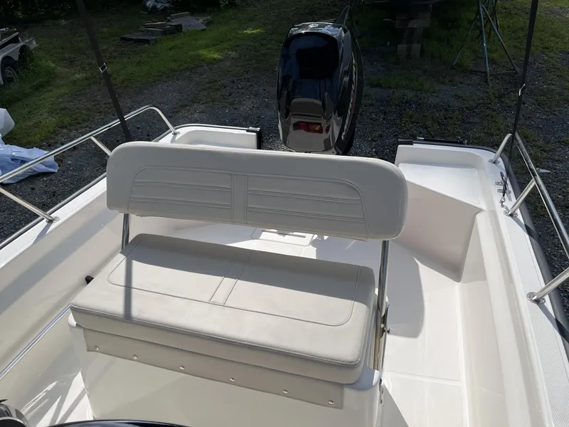 Slide: The Image of Boston Whaler 150 Montauk 2025 - 8