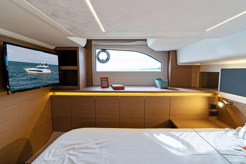 Slide: The Image of Master Stateroom - 21