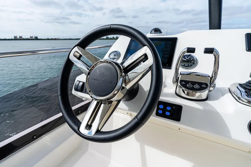 Slide: The Image of Flybridge - 48