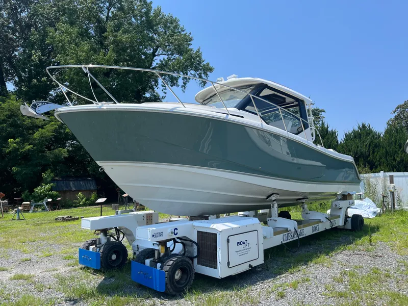 Slide: The Image of Boston Whaler 325 Conquest 2025 - 52