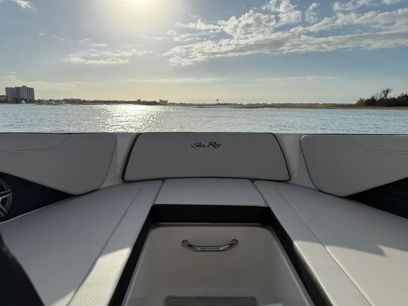 Slide: The Image of Sea Ray SPX 210 Outboard 2026 - 16