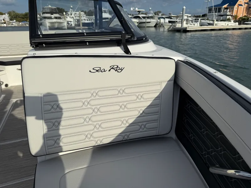 Slide: The Image of Sea Ray SPX 210 Outboard 2026 - 17