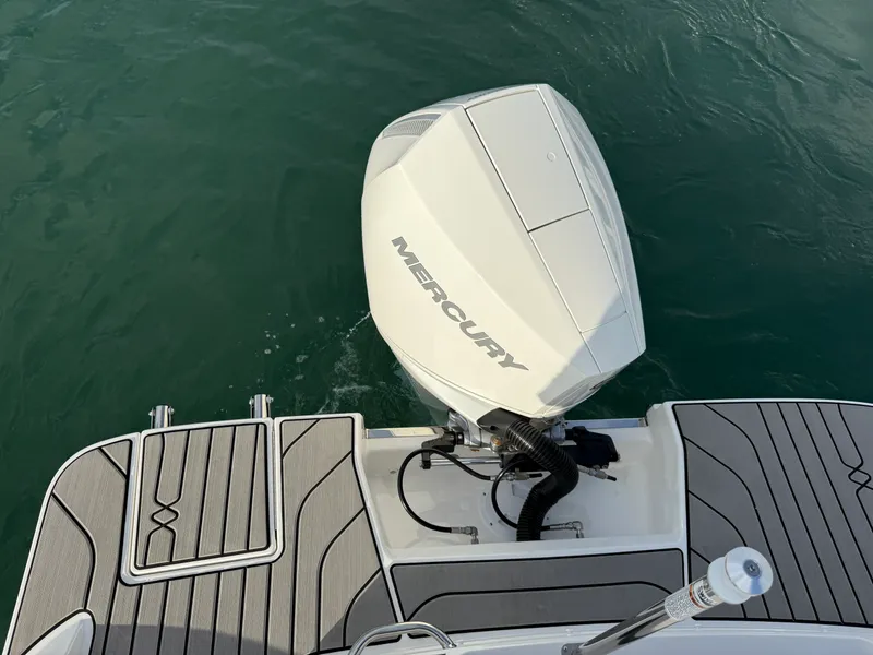 Slide: The Image of Sea Ray SPX 210 Outboard 2026 - 4