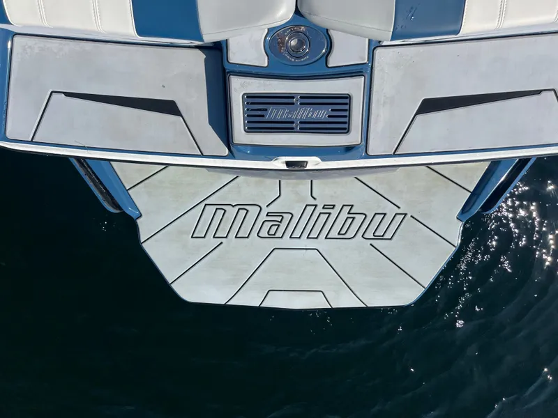 Slide: The Image of Malibu Wakesetter 21 LX 2023 - 11