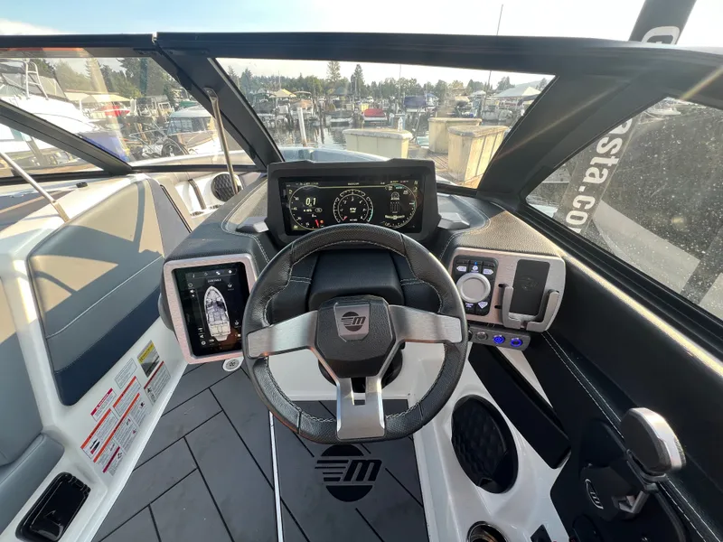 Slide: The Image of Malibu Wakesetter 22 LSV 2023 - 15