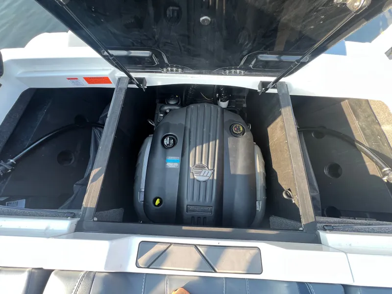 Slide: The Image of Malibu Wakesetter 22 LSV 2023 - 19