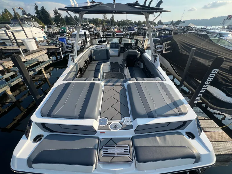Slide: The Image of Malibu Wakesetter 22 LSV 2023 - 8