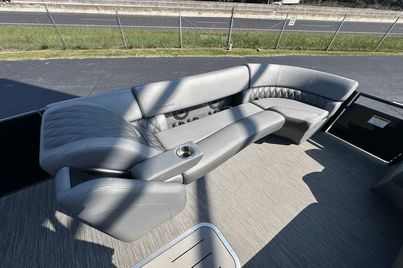 Slide: The Image of Bennington 25RX 2021 - 8