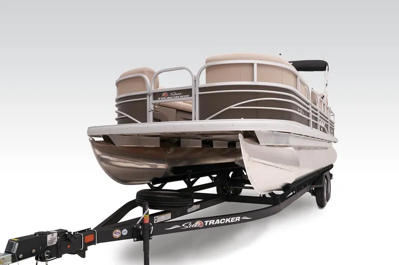 Slide: The Image of 2023 Sun Tracker SportFish 22 DLX pontoon boat on trailer. - 9