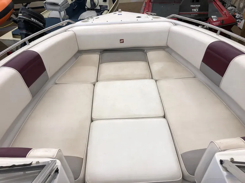 Slide: The Image of 1992 Four Winns 220 Horizon Open Bow boat with spacious seating area. - 14