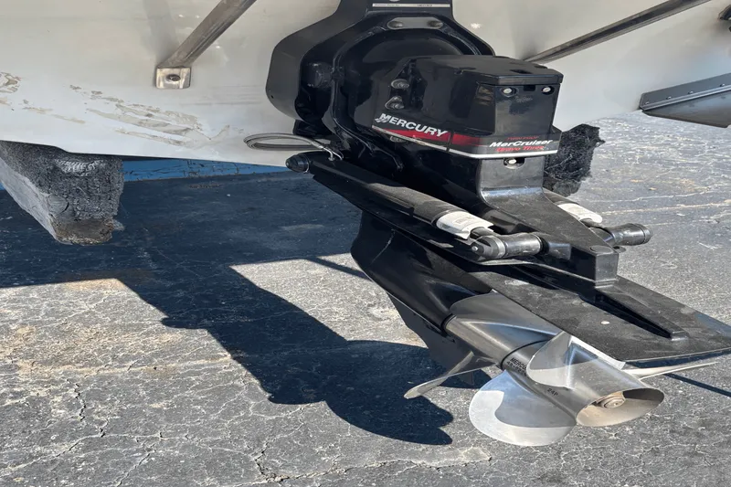 Slide: The Image of Crownline Boats 215 CCR 2002 - 10