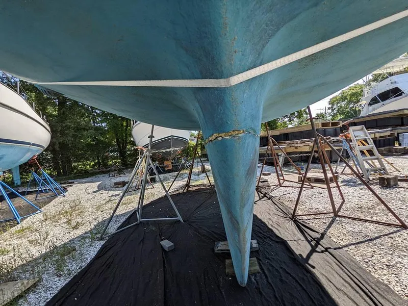 Slide: The Image of 1985 Sabre 38 MKI for sale in Baltimore, MD - 34