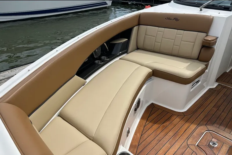Slide: The Image of Sea Ray 350 SLX 2015 - 7