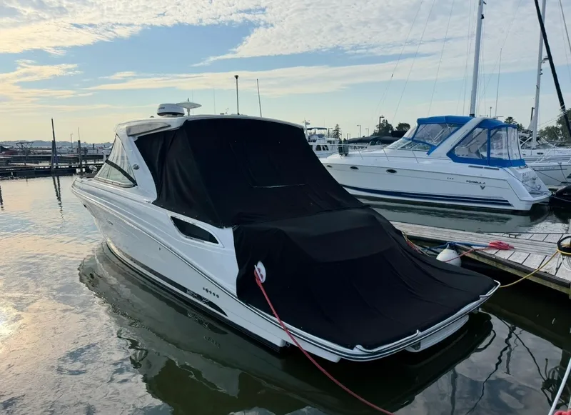 Slide: The Image of Sea Ray 350 SLX 2015 - 2