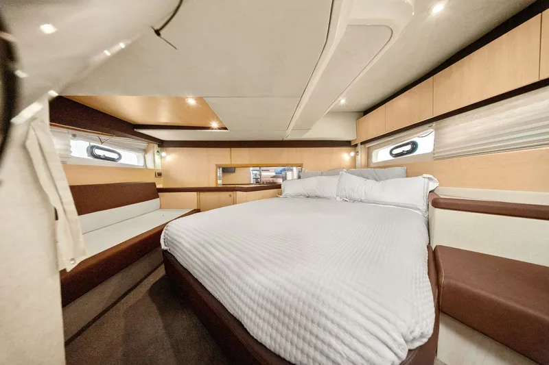 Slide: The Image of Sea Ray 370 VENTURE 2013 - 20