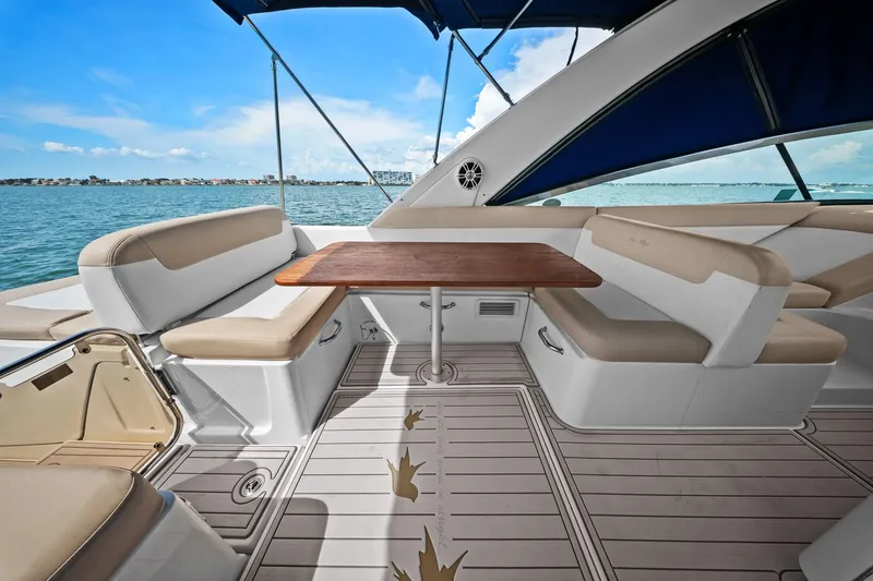 Slide: The Image of Sea Ray 370 VENTURE 2013 - 28