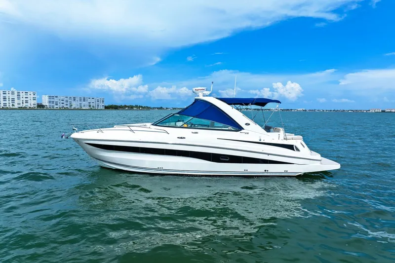 Slide: The Image of Sea Ray 370 VENTURE 2013 - 10