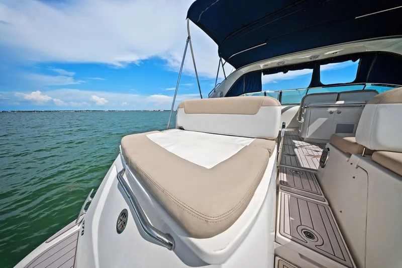Slide: The Image of Sea Ray 370 VENTURE 2013 - 41
