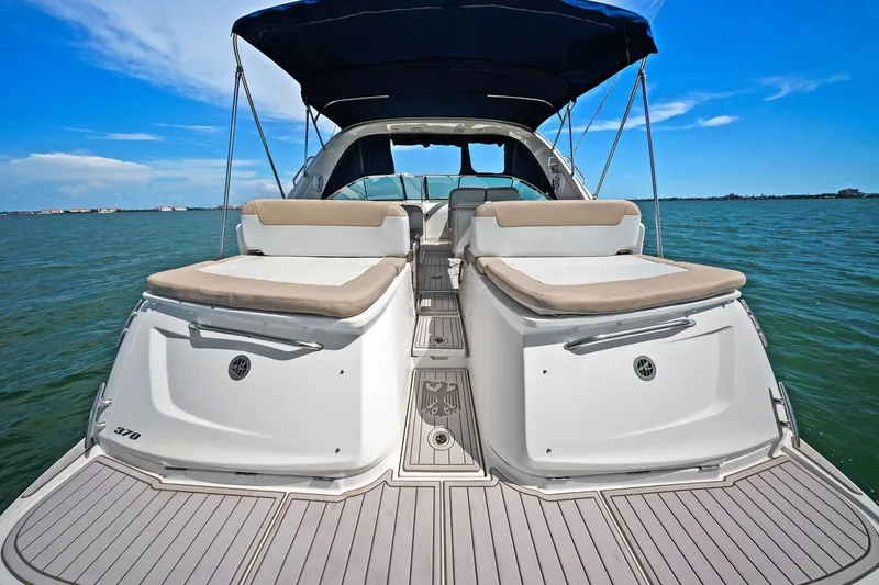 Slide: The Image of Sea Ray 370 VENTURE 2013 - 40