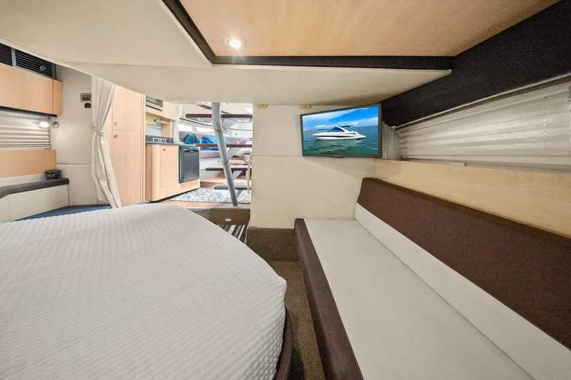 Slide: The Image of Sea Ray 370 VENTURE 2013 - 21