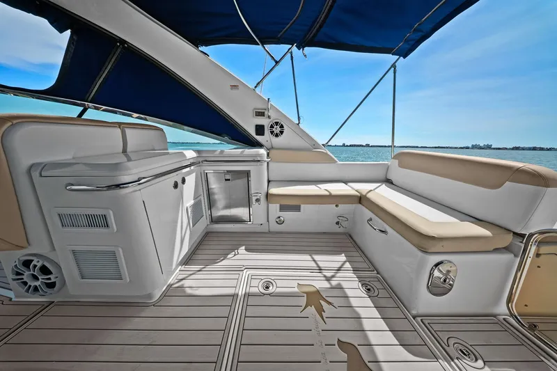 Slide: The Image of Sea Ray 370 VENTURE 2013 - 30