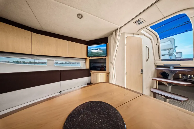 Slide: The Image of Sea Ray 370 VENTURE 2013 - 14