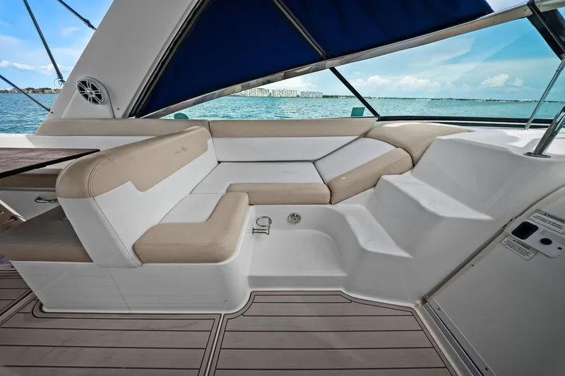 Slide: The Image of Sea Ray 370 VENTURE 2013 - 26