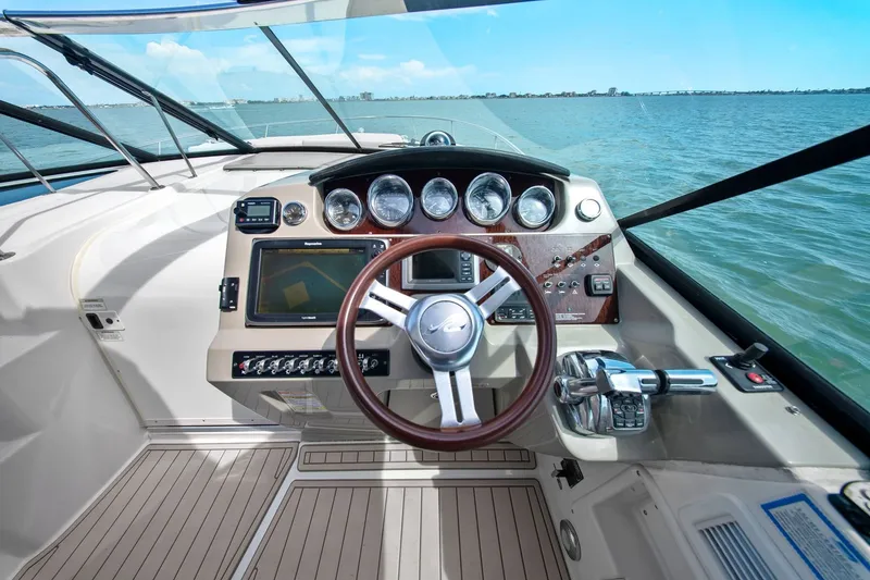 Slide: The Image of Sea Ray 370 VENTURE 2013 - 23