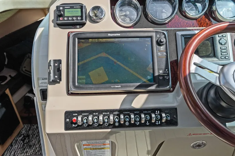 Slide: The Image of Sea Ray 370 VENTURE 2013 - 45
