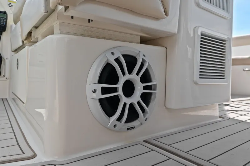 Slide: The Image of Sea Ray 370 VENTURE 2013 - 49