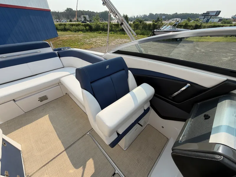 Slide: The Image of Four Winns 262SL 2012 - 21