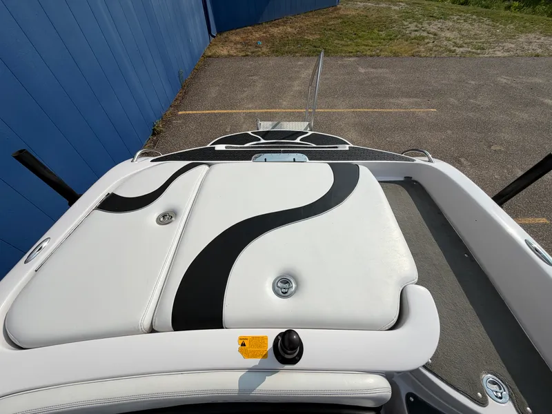 Slide: The Image of Nautique SV211 2006 - 12