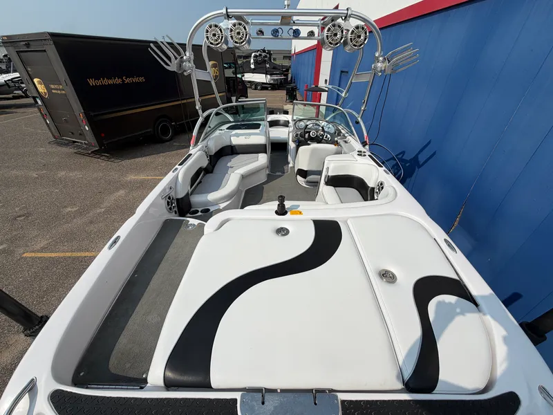 Slide: The Image of Nautique SV211 2006 - 8