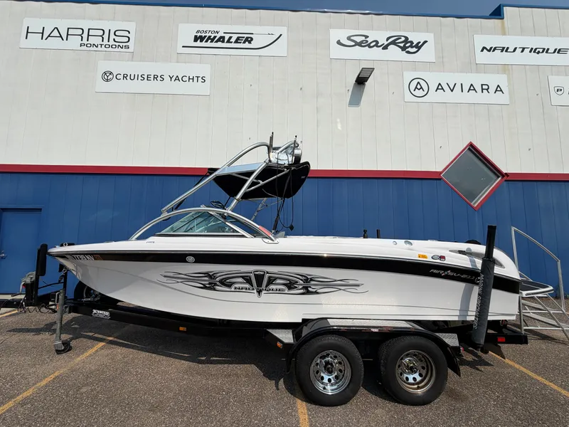 The Image of Nautique SV211 2006 - 0