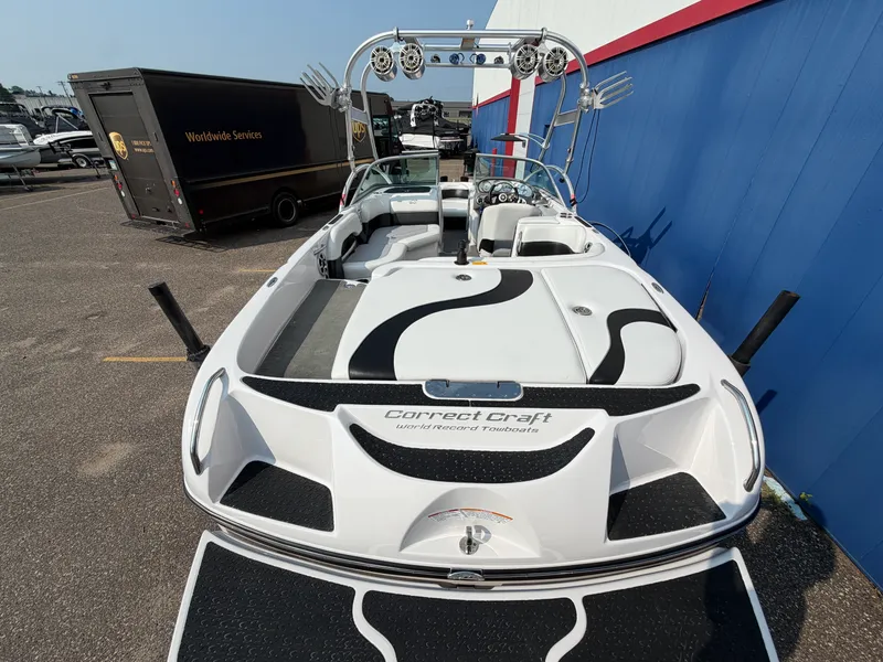 Slide: The Image of Nautique SV211 2006 - 7