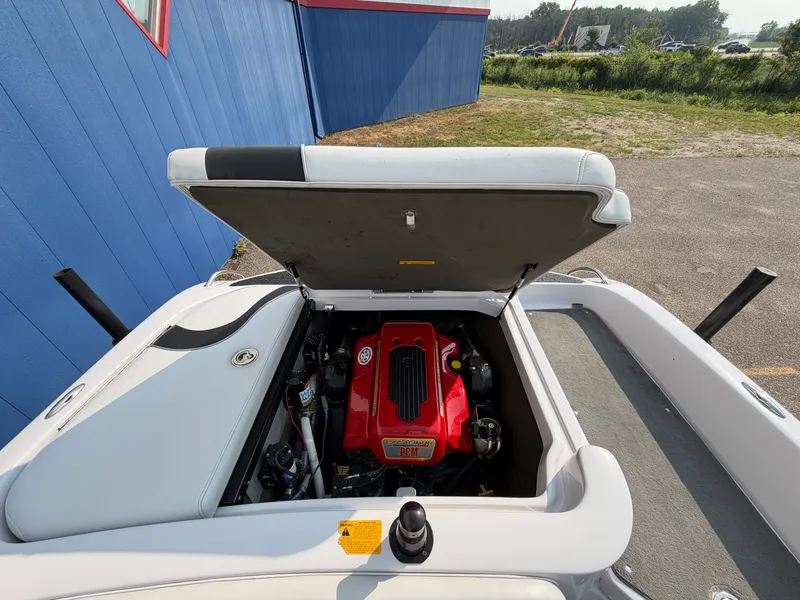 Slide: The Image of Nautique SV211 2006 - 15