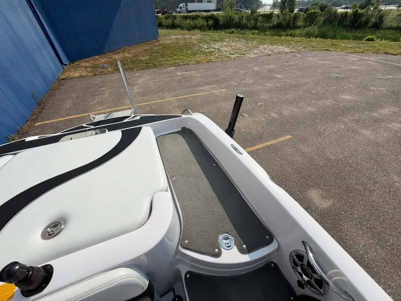 Slide: The Image of Nautique SV211 2006 - 13