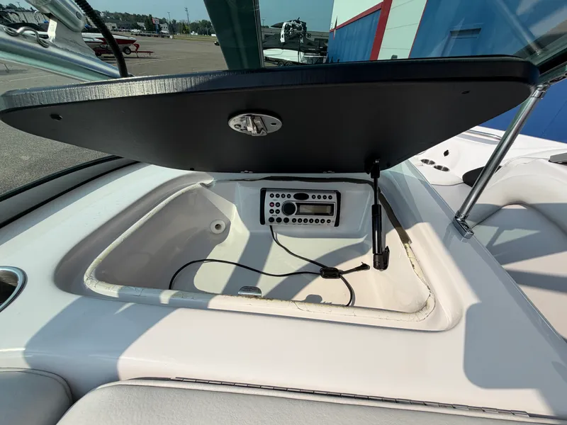 Slide: The Image of Nautique SV211 2006 - 21
