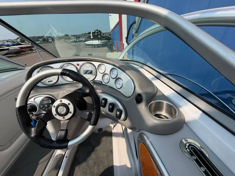 Slide: The Image of Nautique SV211 2006 - 27