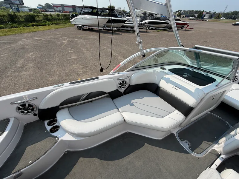 Slide: The Image of Nautique SV211 2006 - 19