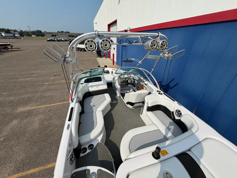 Slide: The Image of Nautique SV211 2006 - 11