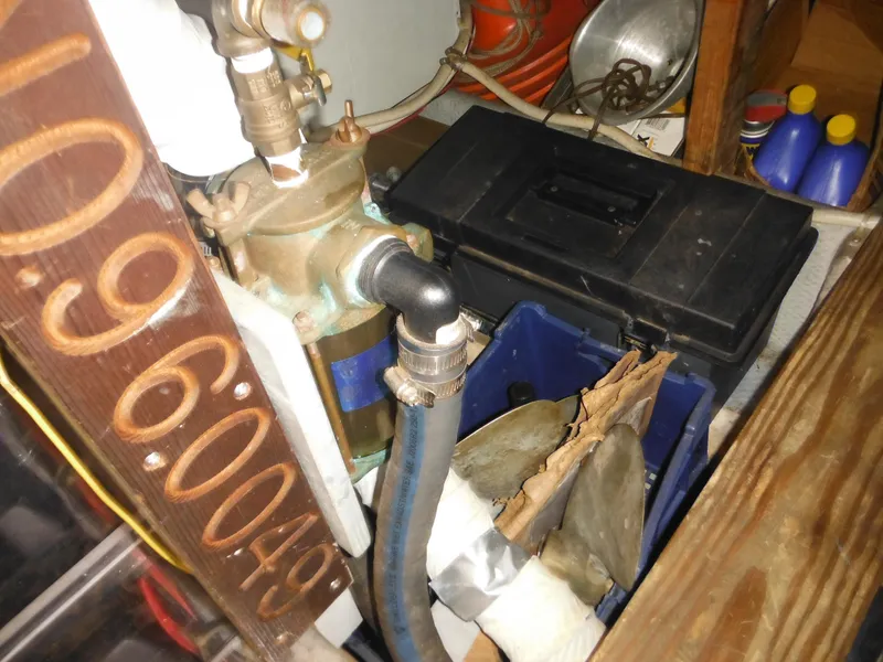 Slide: The Image of Silverton 34 Convertible 1990 - 51